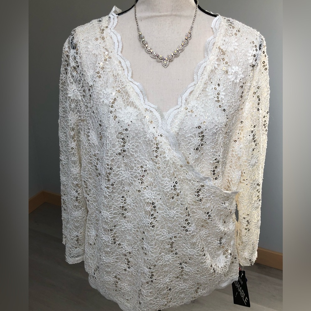 NEW R&M Richards Ivory Lace Front Wrap Top Size 1X